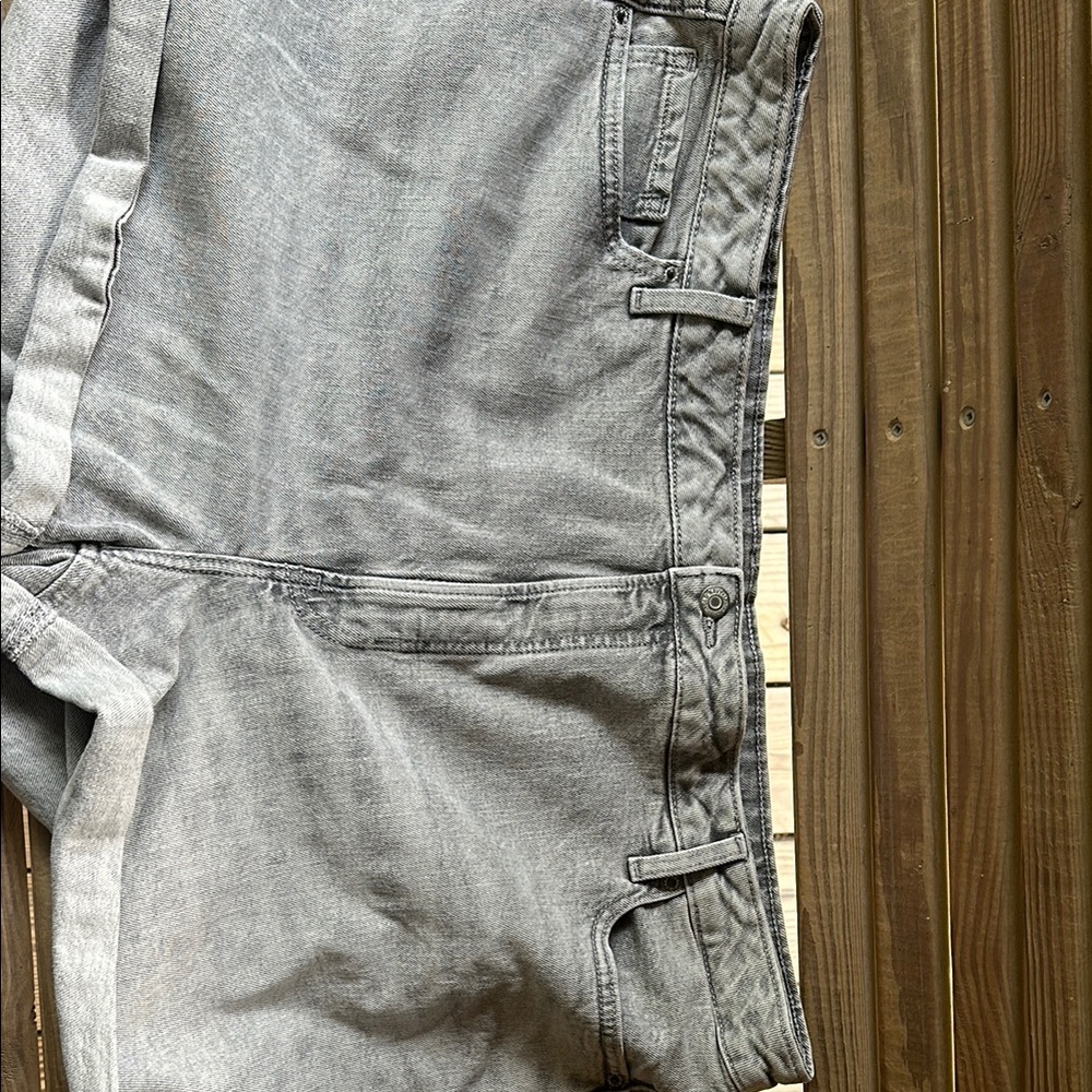 Old Navy women’s plus size 24 Relaxed Gray Jeans shorts, never worn